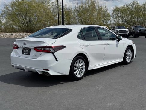 Used 2024 Toyota Camry SE FWD image 6