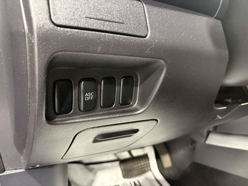 Used 2010 Mitsubishi Outlander XLS AWD/4WD image 12
