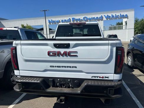 Used 2024 GMC Sierra 2500 AT4X AWD/4WD image 10