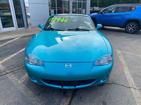 Used 2003 MAZDA MX-5 Miata RWD image 8
