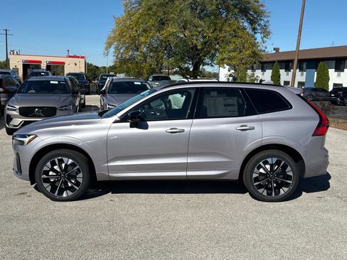 New 2026 Volvo XC60 B5 Plus w/ Climate Package image 8