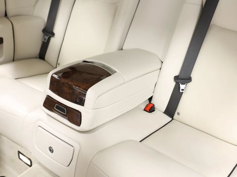 Used 2017 Rolls-Royce Ghost RWD image 65