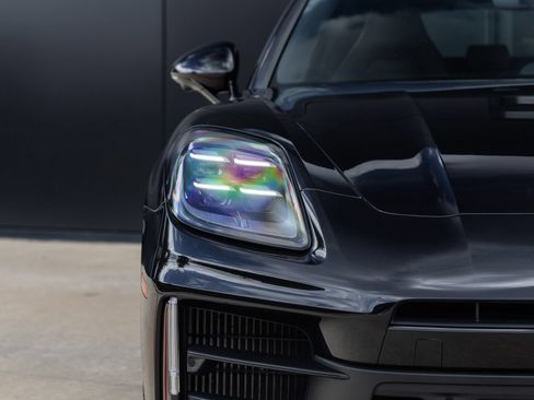 Certified 2025 Porsche Panamera image 19