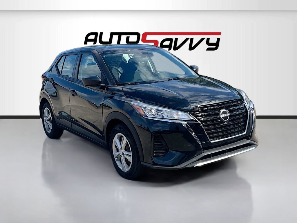 Used 2022 Nissan Kicks S FWD image 1