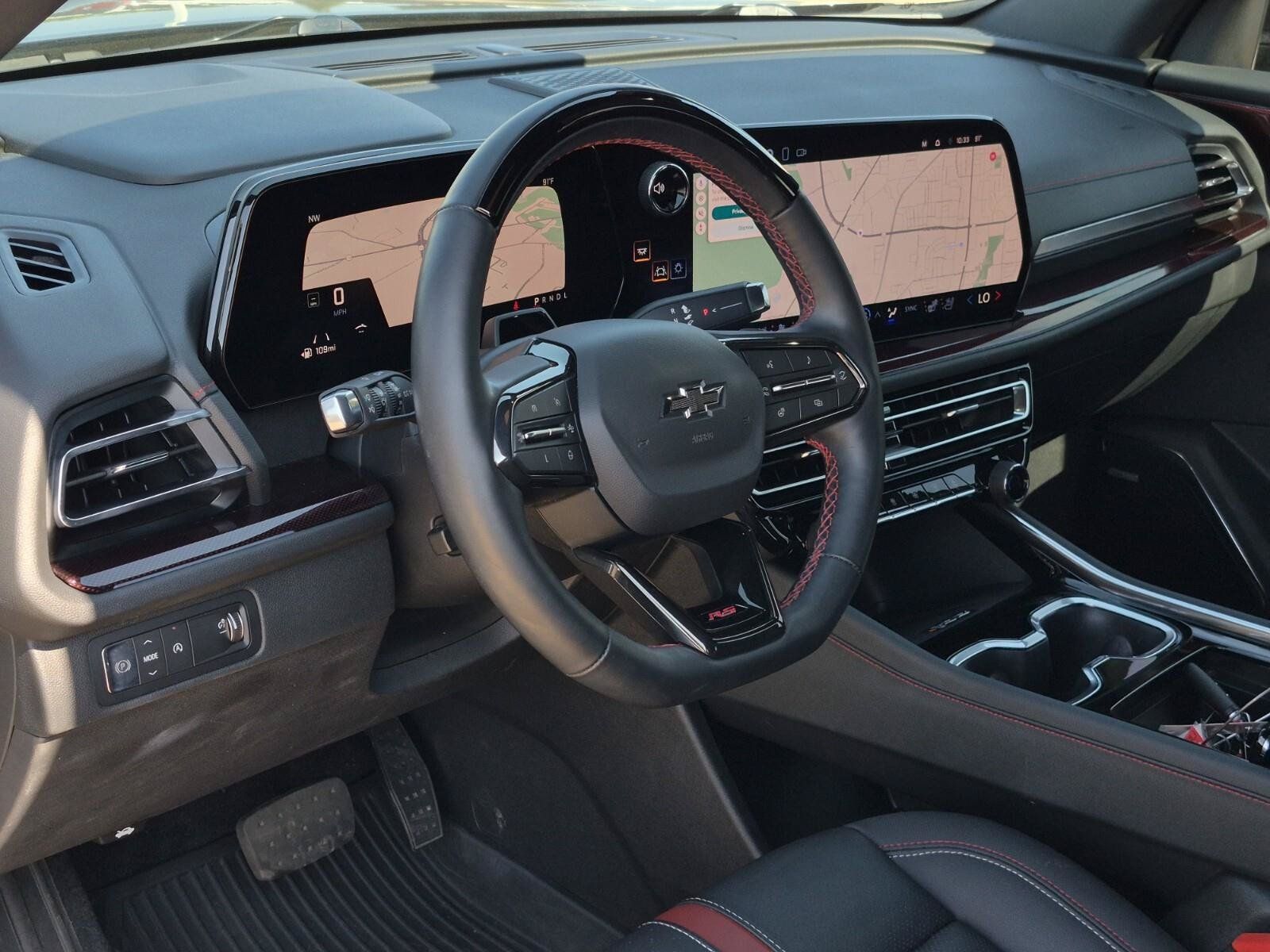 Used 2024 Chevrolet Traverse RS w/ LPO, Cargo Package FWD image 12