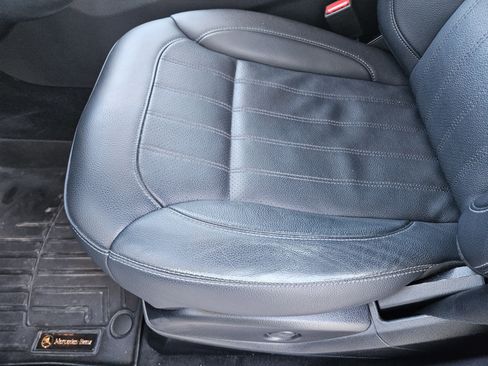 Used 2019 Mercedes-Benz GLE 400 4MATIC image 25