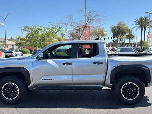 Used 2025 Toyota Tacoma TRD Off-Road image 4