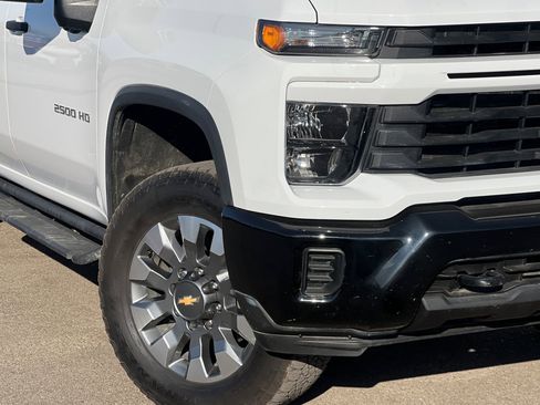 Used 2024 Chevrolet Silverado 2500 Custom w/ Custom Value Package image 28