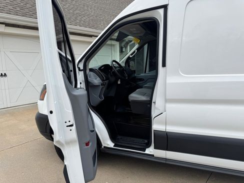 Used 2015 Ford Transit 250 148 Medium Roof image 8