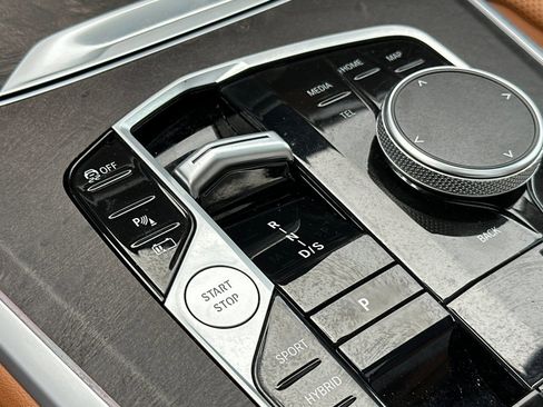 Used 2024 BMW X5 xDrive50e w/ Parking Assistance Package image 24