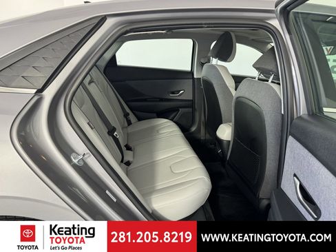 Used 2025 Hyundai Elantra Limited FWD image 18