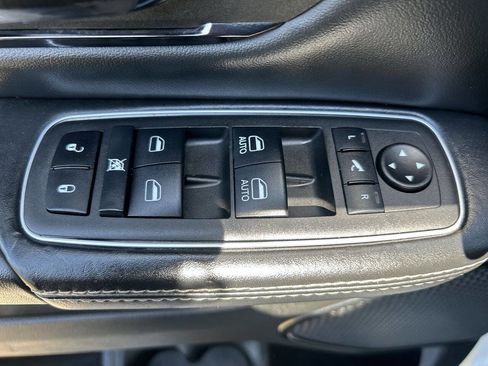 Used 2023 RAM 1500 Limited w/ Body Color Bumper Group image 14