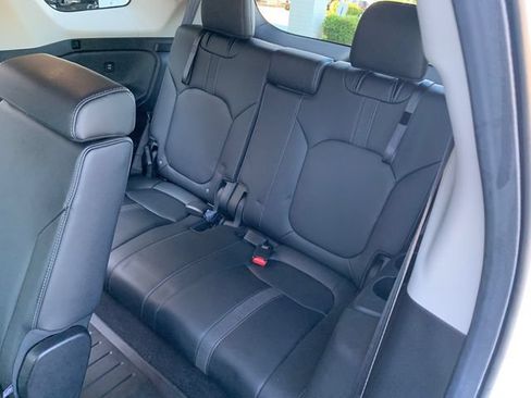 Used 2025 Honda Pilot EX-L image 12