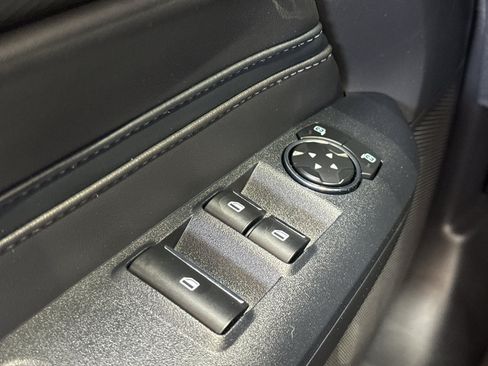 Used 2025 Ford Mustang GT Premium image 30