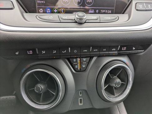 Used 2019 Chevrolet Blazer LT FWD image 19