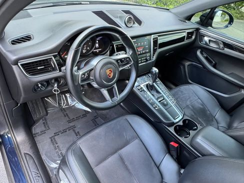 Used 2018 Porsche Macan Sport Edition AWD/4WD image 21