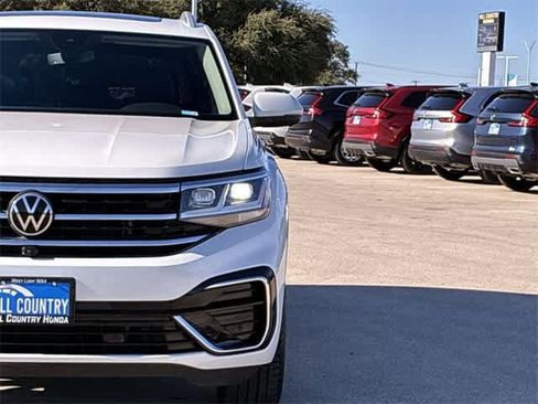 Used 2022 Volkswagen Atlas SEL Premium image 11