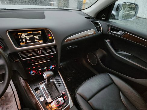 Used 2015 Audi Q5 2.0T Premium Plus w/ Technology Package image 11