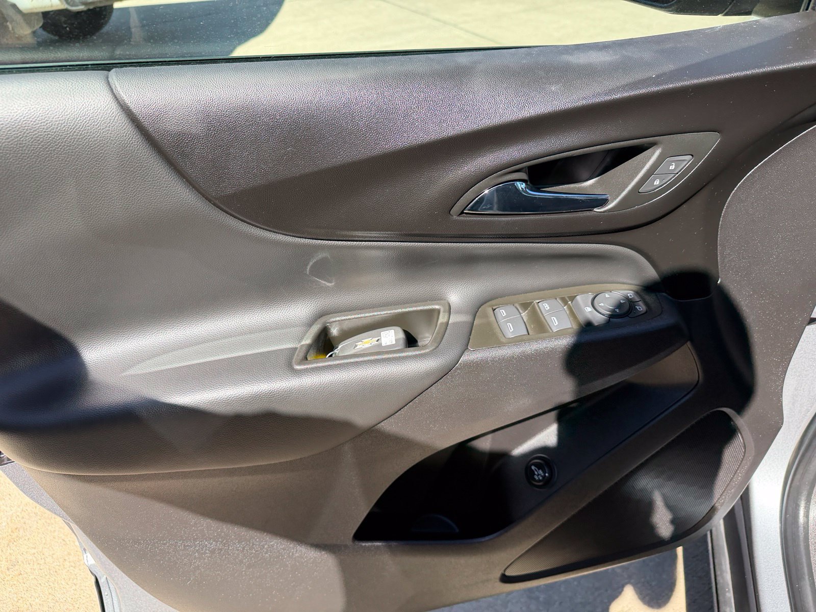 Used 2024 Chevrolet Equinox LT w/ LPO, Floor Liner Package FWD image 9