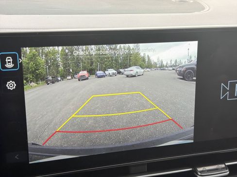 Certified 2025 Hyundai Kona SEL AWD/4WD image 17