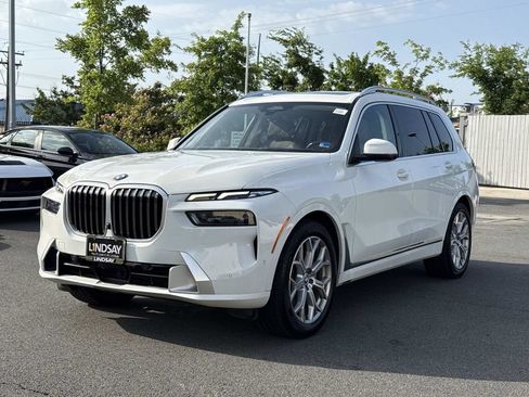 Used 2023 BMW X7 xDrive40i w/ Premium Package AWD/4WD image 6
