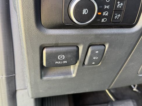 Used 2023 Ford Expedition Limited AWD/4WD image 39