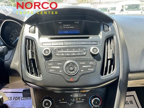 Used 2015 Ford Focus SE FWD image 18