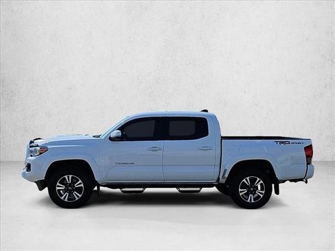 Used 2016 Toyota Tacoma TRD Sport w/ Towing Package image 9