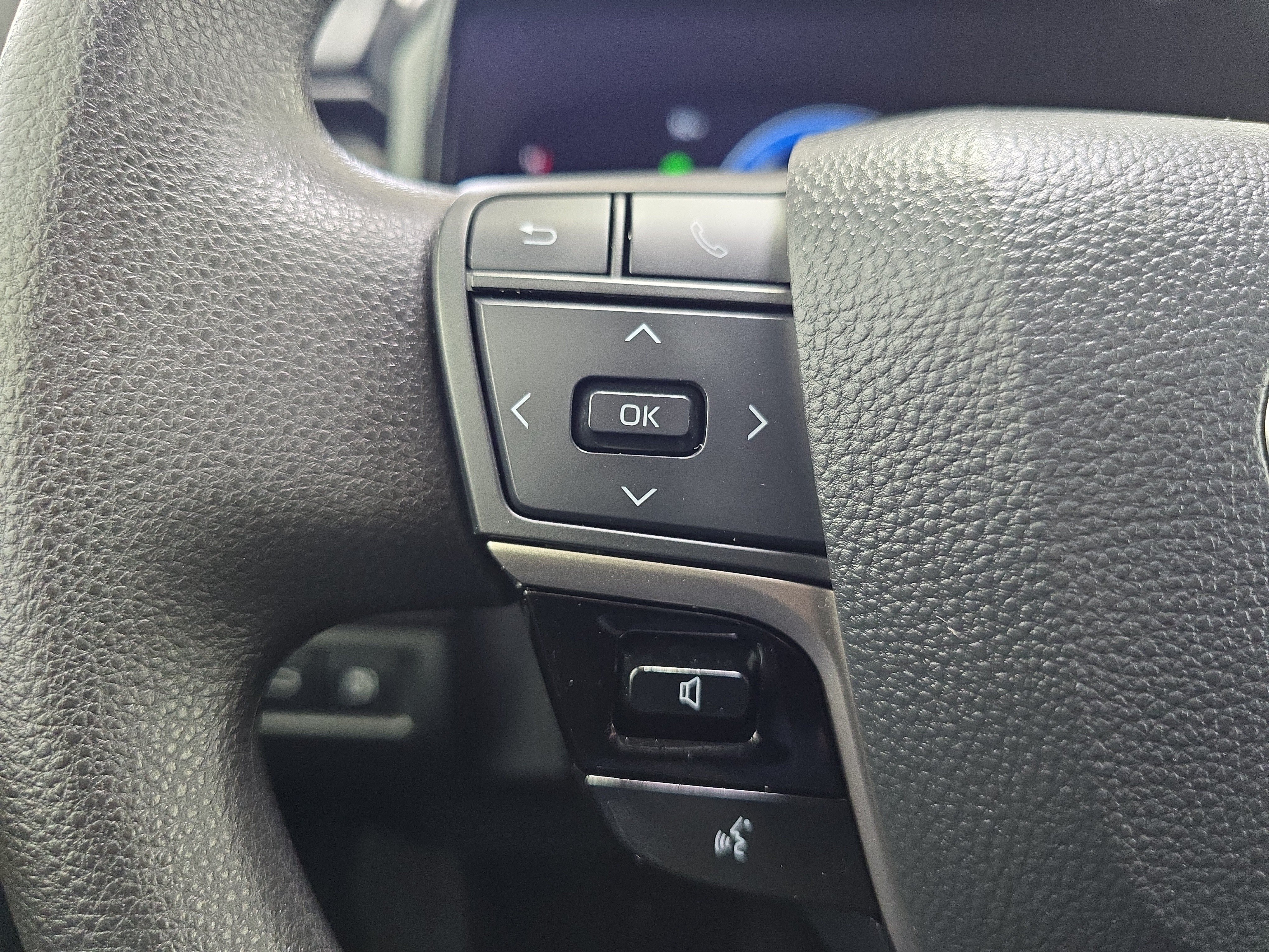 Used 2025 Toyota Camry LE FWD image 21