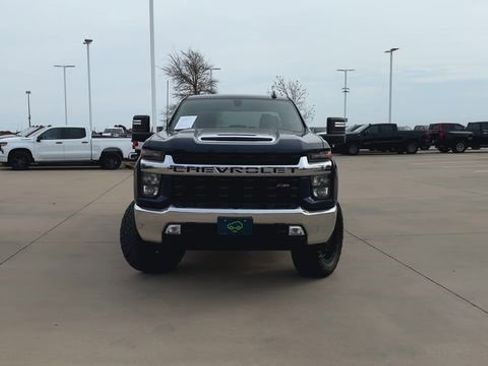 Used 2022 Chevrolet Silverado 2500 LT w/ Convenience Package image 3