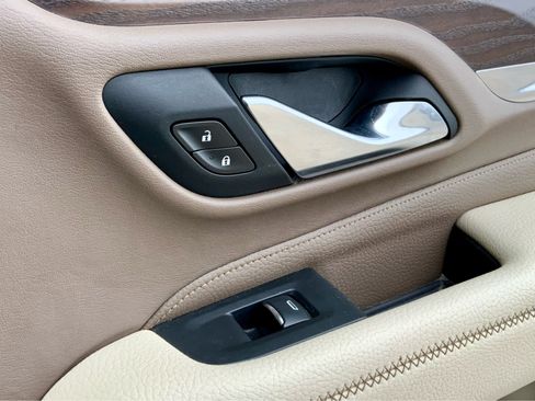 Used 2021 GMC Yukon XL Denali w/ Denali Premium Package image 54