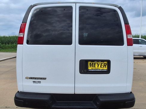 Used 2020 Chevrolet Express 2500 RWD image 7