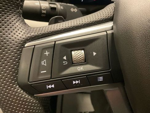 Used 2025 Mitsubishi Outlander AWD image 14