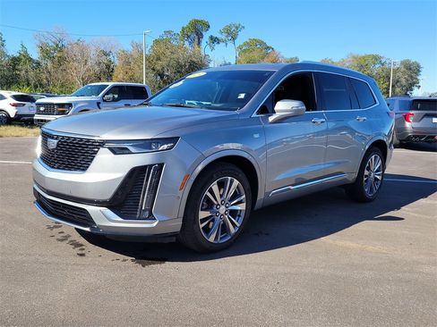Used 2024 Cadillac XT6 Premium Luxury w/ Technology Package image 2