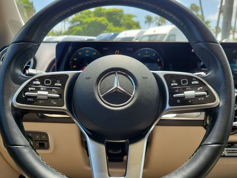 Certified 2022 Mercedes-Benz GLB 250 image 30