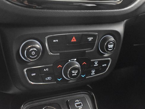 Used 2019 Jeep Compass Limited AWD/4WD image 16