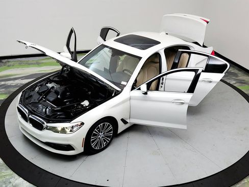 Used 2017 BMW 530i xDrive image 37