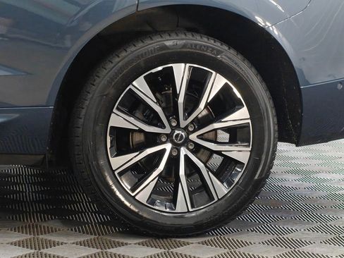 Used 2023 Volvo XC60 B5 Plus AWD/4WD image 39