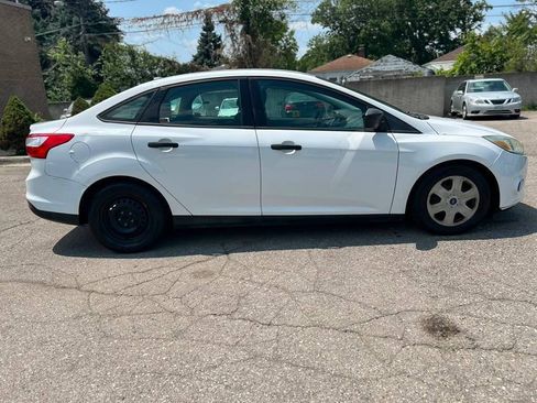 Used 2012 Ford Focus S FWD image 4