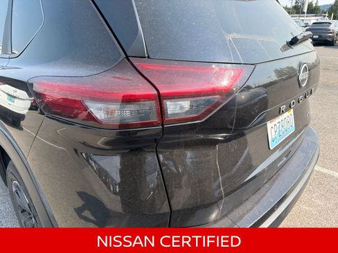 Certified 2025 Nissan Rogue SV AWD/4WD image 11