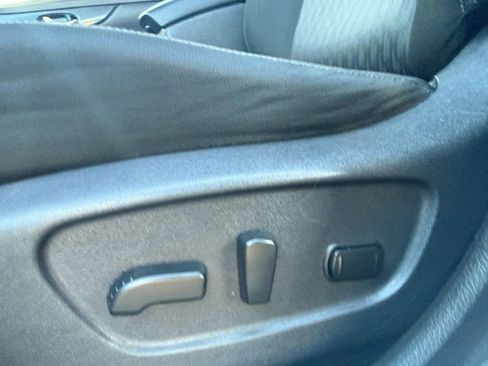 Used 2020 Nissan Rogue SV image 19