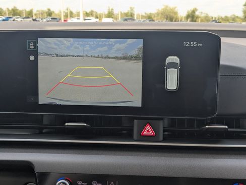 New 2026 Kia Carnival EX FWD image 32