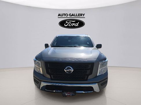 Used 2022 Nissan Titan SV w/ Accessory Utility Package RWD image 2