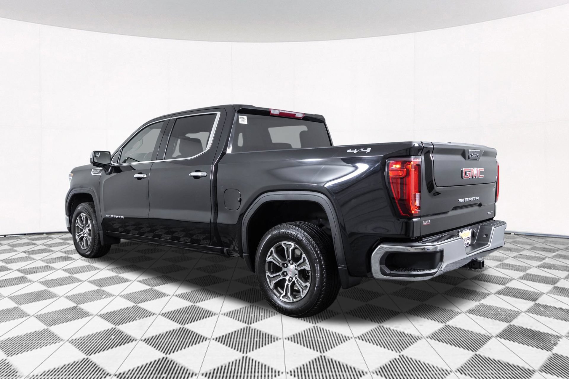 Used 2025 GMC Sierra 1500 SLT AWD/4WD image 16