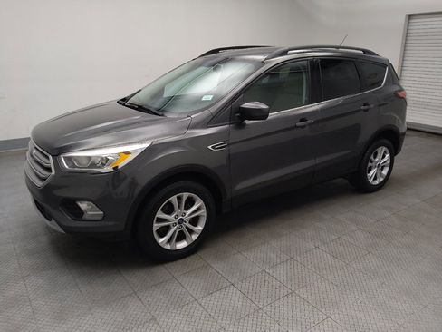 Used 2017 Ford Escape SE w/ Equipment Group 201A AWD/4WD image 2