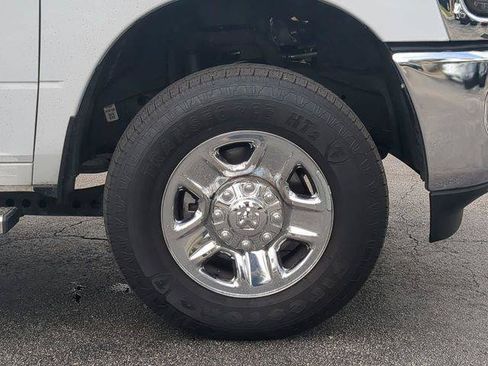 Certified 2025 RAM 2500 Tradesman w/ Chrome Appearance Group AWD/4WD image 11