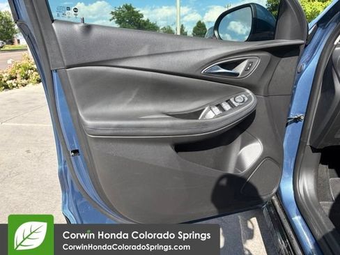 Used 2025 Buick Encore GX Sport Touring AWD/4WD image 11