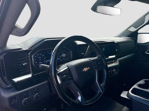 Used 2023 Chevrolet Silverado 1500 LT AWD/4WD image 11