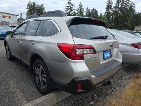 Used 2018 Subaru Outback 2.5i Limited AWD/4WD image 2