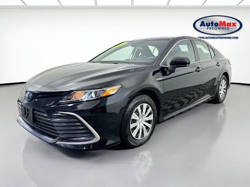 Used 2021 Toyota Camry LE image 4